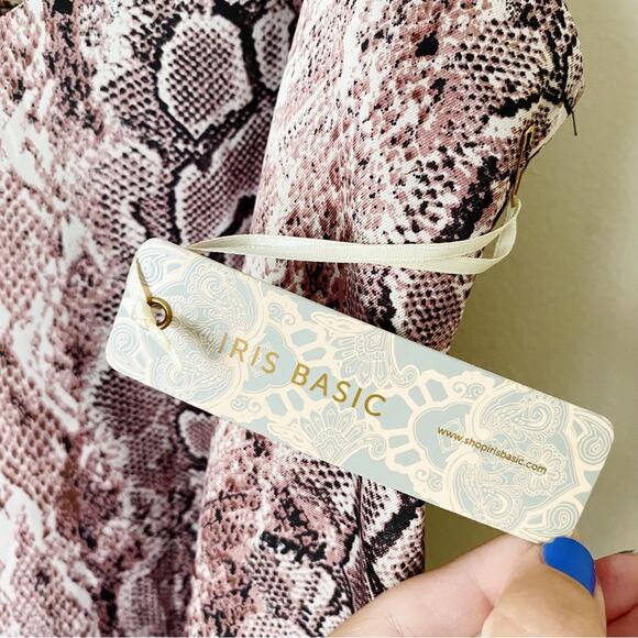 Iris | Snakeskin Print Cami Tank Top V-neck Pink Purple NWT Small - Picture 2 of 5